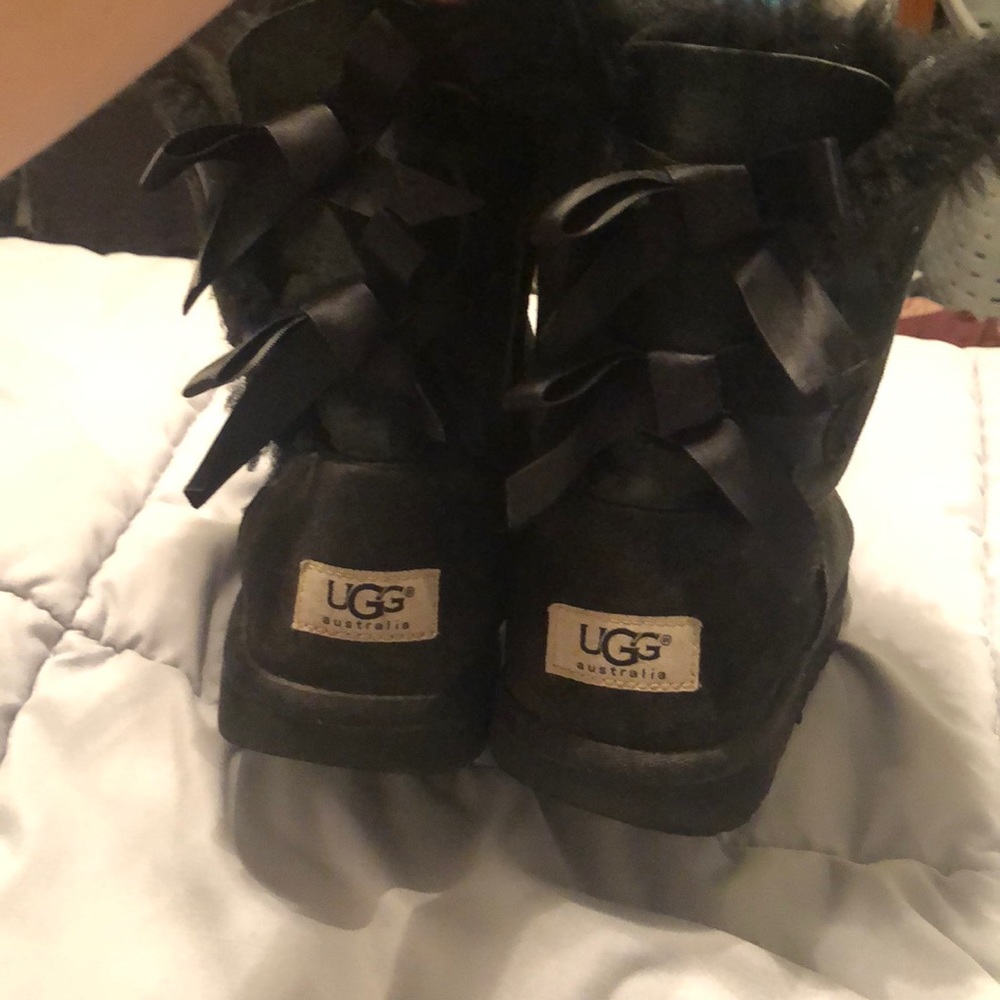 Bailey bow black ugg boots size 5